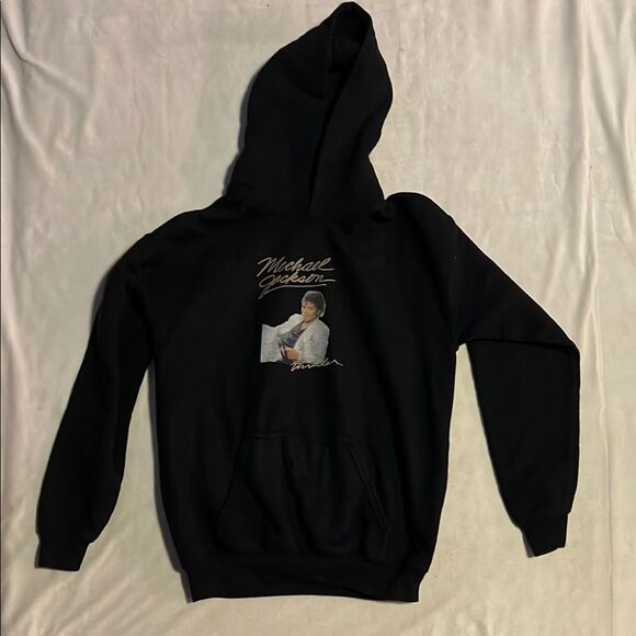 Gildan Black Hoodie with Graphic Design - Picture 1 of 4